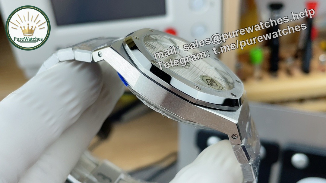 Audemars Piguet 15500 White – APS Factory Royal Oak 41mm Stainless Steel Automatic Watch - Image 5