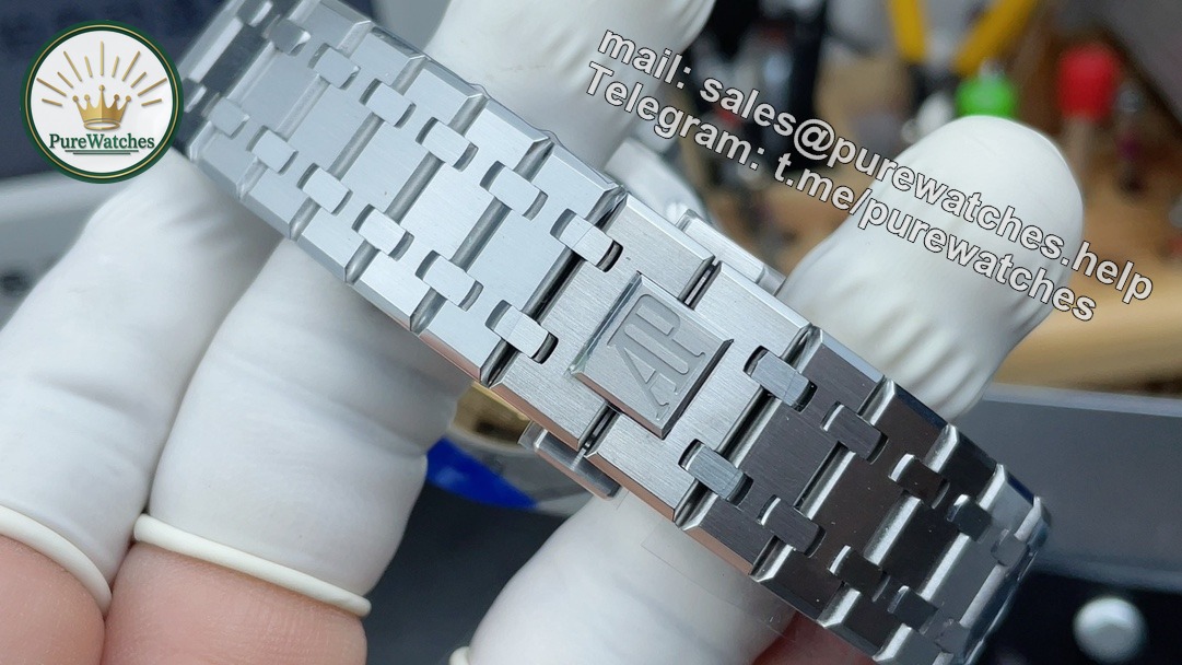 Audemars Piguet 15510 White — Royal Oak 41mm Stainless Steel with White Dial - Image 8