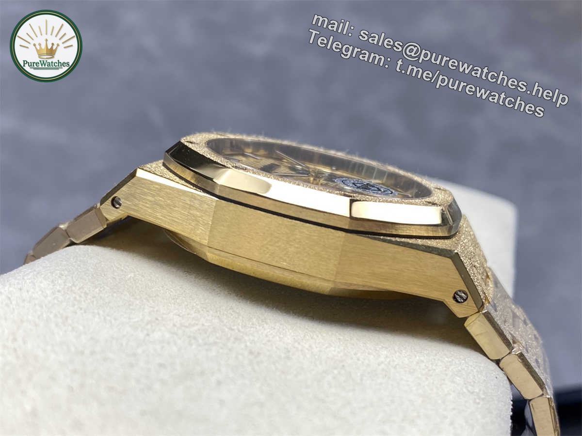 Audemars Piguet 26240 Replica �C APS Frosted Gold Royal Oak Chronograph - Image 5