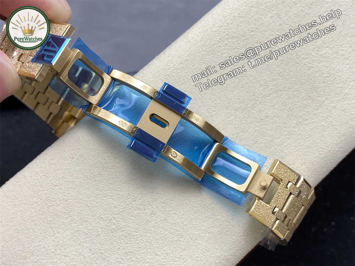 Audemars Piguet 26240 Replica �C APS Frosted Gold Royal Oak Chronograph - Image 9