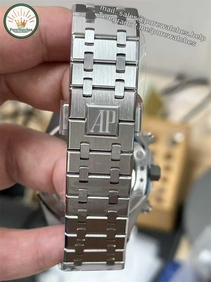 Audemars Piguet 26240BC Chronograph Replica �C APS Royal Oak 41mm White Gold - Image 5