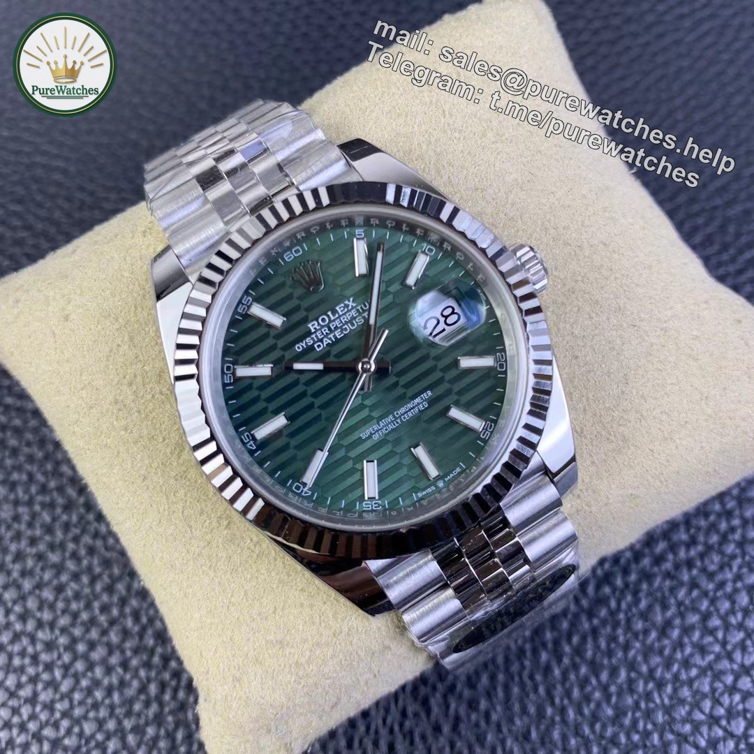 Clean Factory 126334‑0030 – 41mm Green Datejust Replica with 3235 Movement - Image 2
