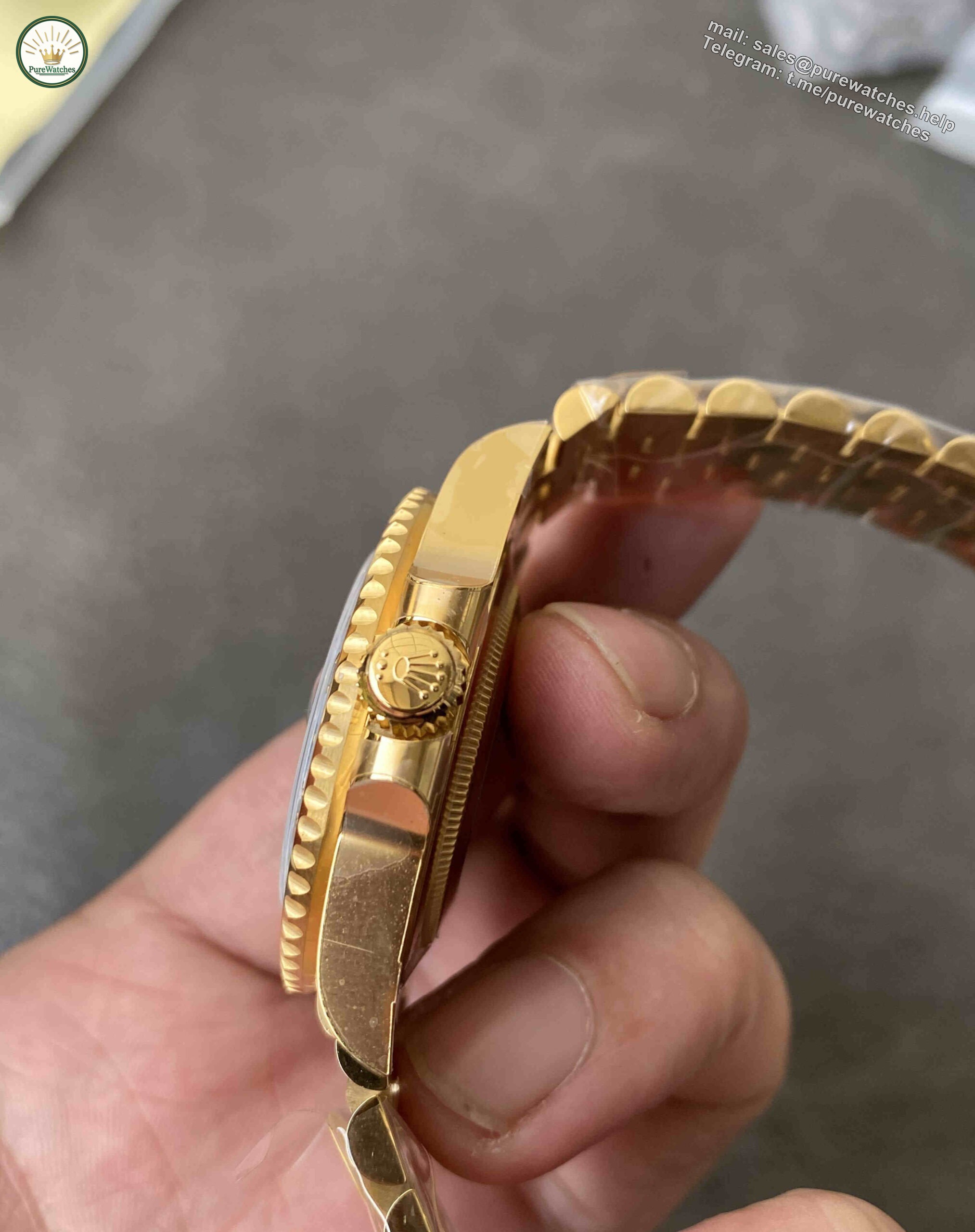 Clean Factory 126718GRNR Yellow Gold GMT-Master II Replica - Image 6