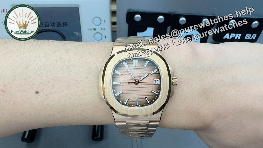 Patek Philippe 5711R Replica – 3K Factory Rose Gold Nautilus with Champagne Gold Dial - Image 4