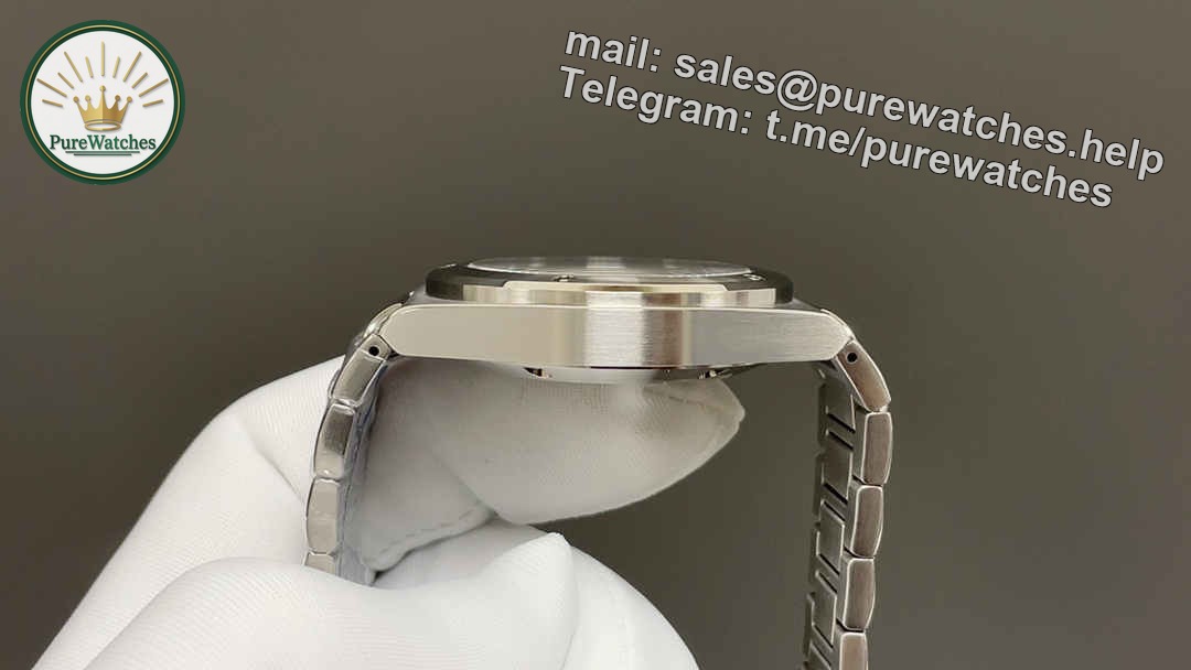 V7 IWC Ingenieur Clone – Premium 40mm Aqua Dial Replica with Full Steel Construction - Image 6