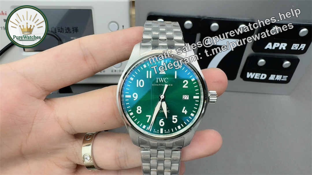 V7 IWC Mark XX Green Dial – Premium Replica Pilot Watch with High-Grade Craftsmanship