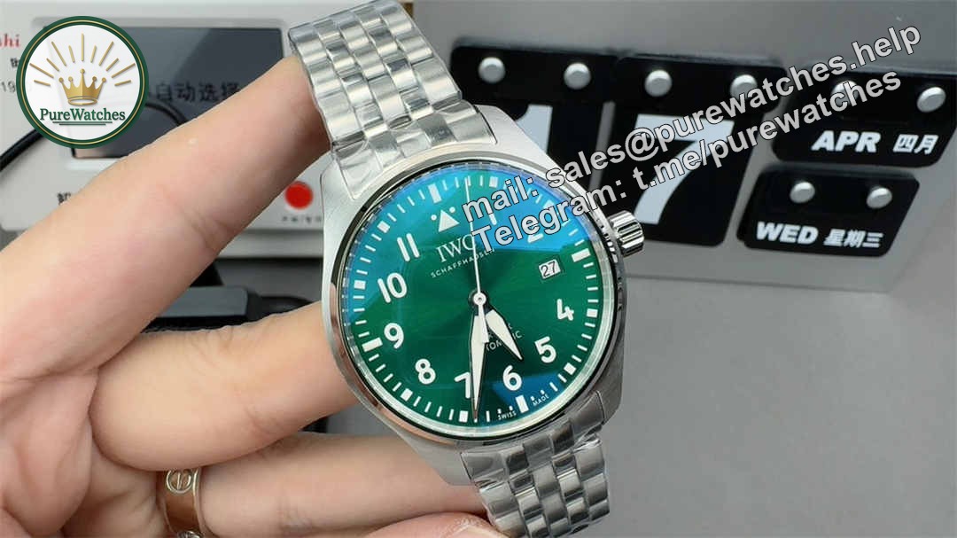 V7 IWC Mark XX Green Dial – Premium Replica Pilot Watch with High-Grade Craftsmanship - Image 3