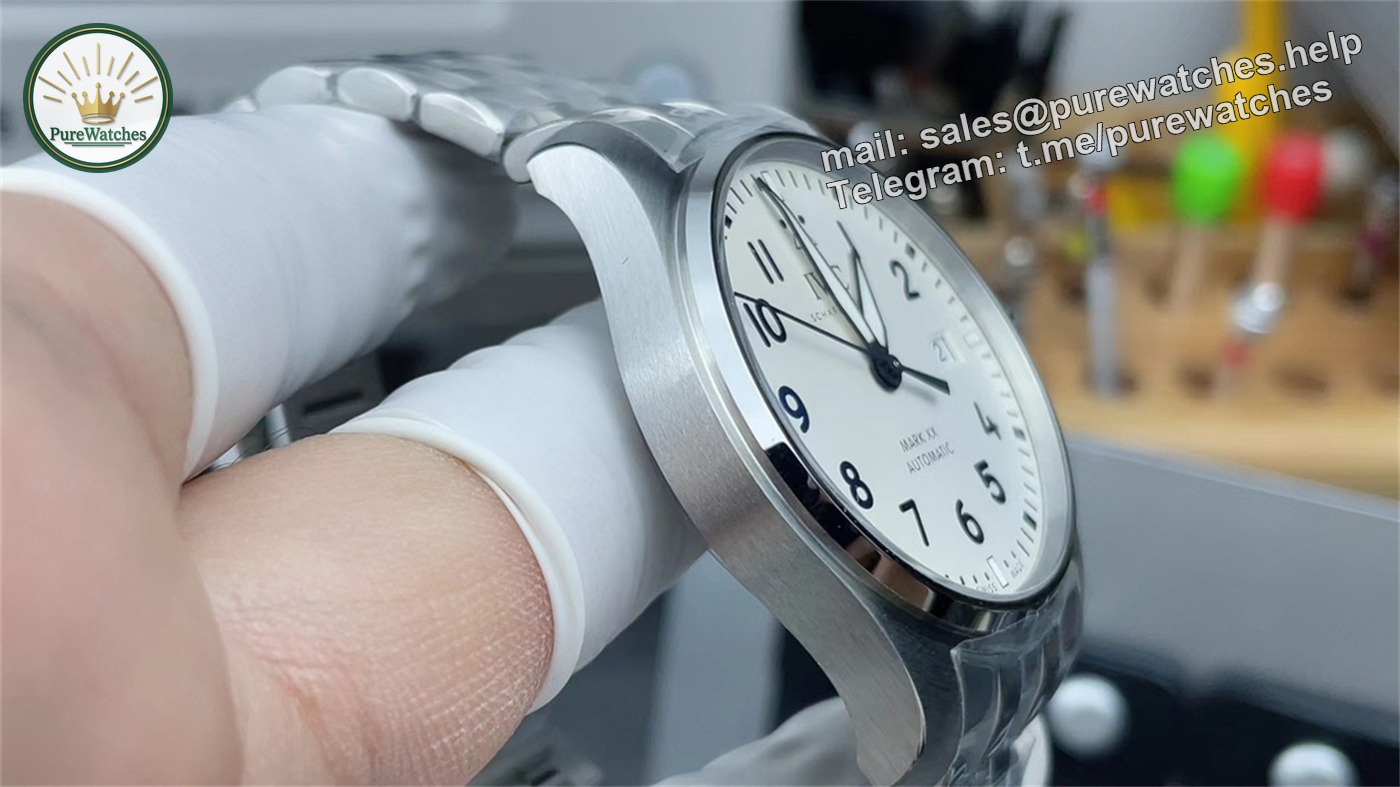 V7 Mark 20 IWC Pilot IW328208 White Dial Bracelet Edition – The Ultimate ‘NWBIG’ Super Clone - Image 9