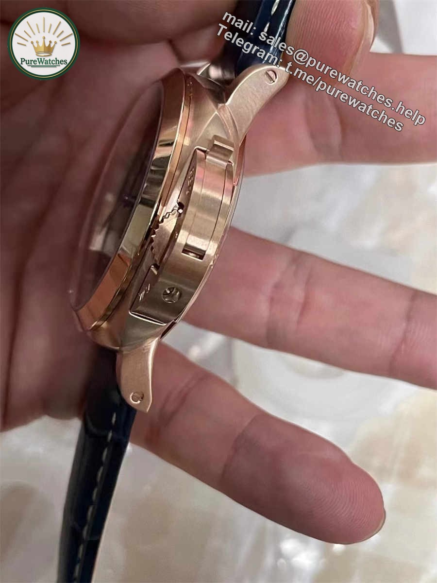 VSF PAM1114 – 44mm Luminor Marina Rose Gold Blue Dial Replica - Image 4
