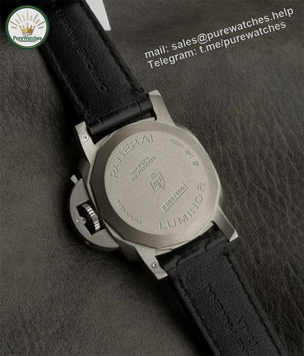 VSF Panerai PAM01279 – 42mm Titanium Luminor GMT Blue Sunburst Dial Replica - Image 2