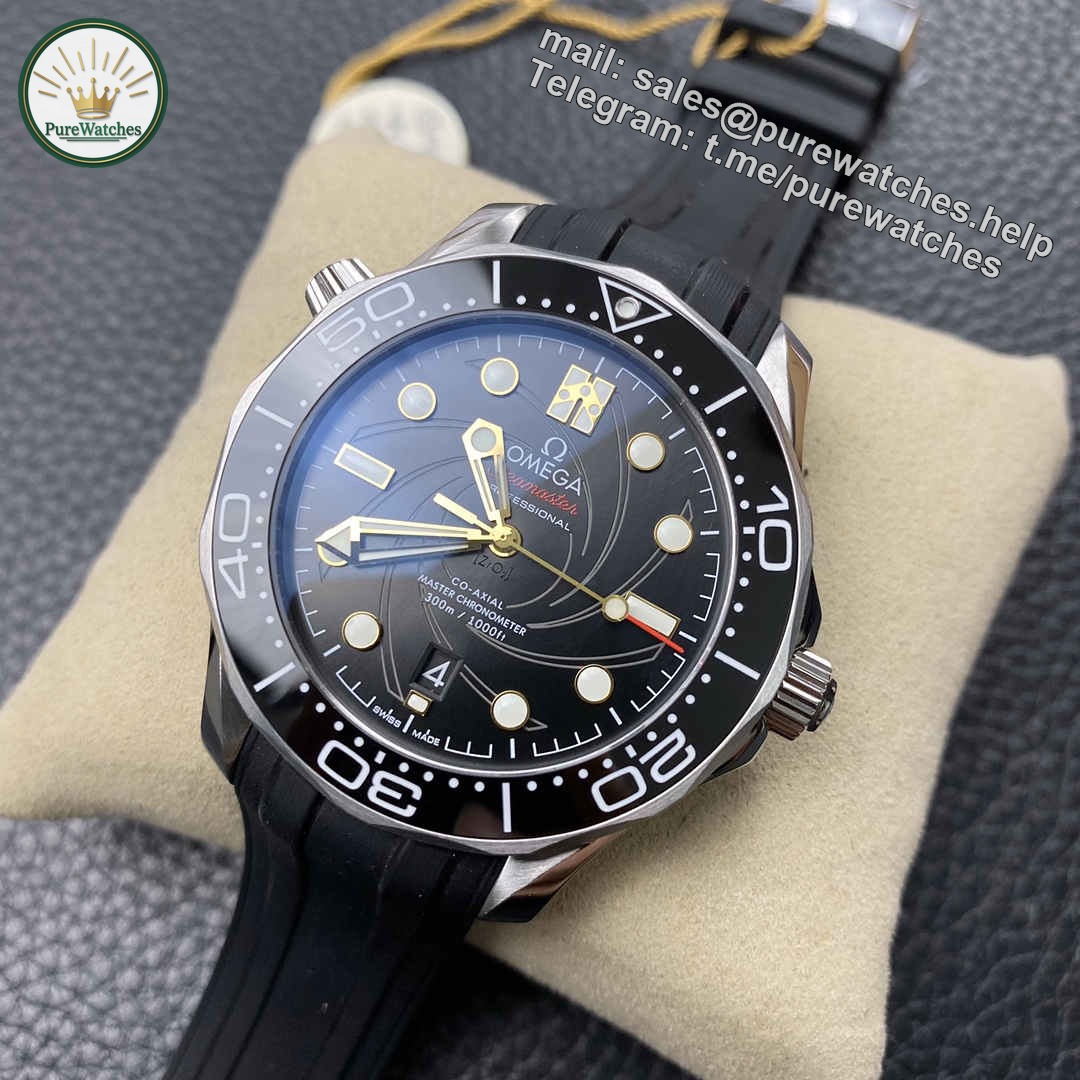 VSF Seamaster 300M 007 Replica – 42mm Stainless Steel James Bond Diver Watch - Image 3