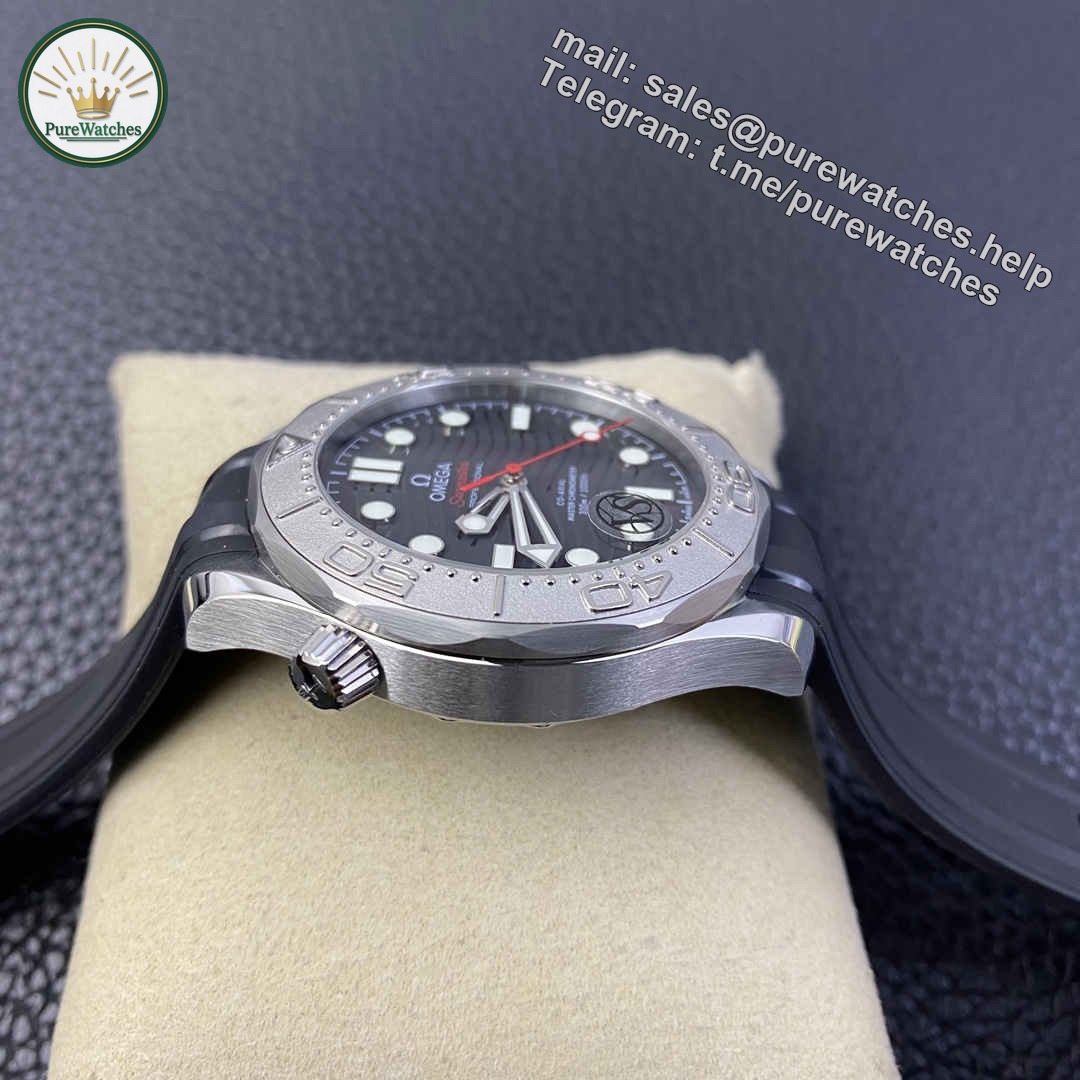 VSF Seamaster 300M Grey Dial Replica – 42mm Stainless Steel Diver Watch - Image 3
