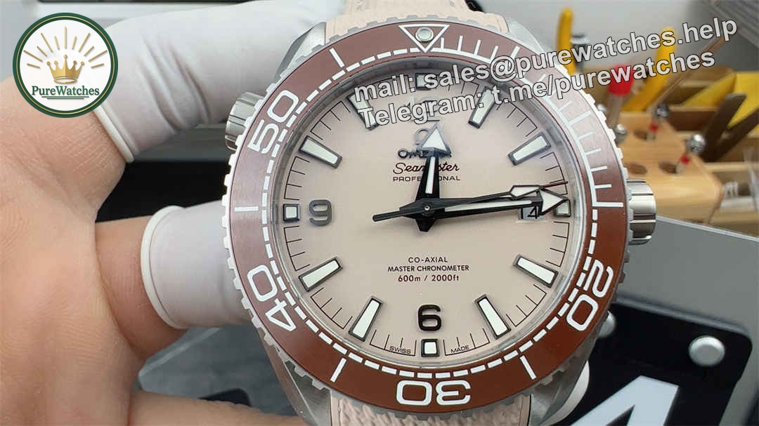 VSF Seamaster 600M Desert Yellow Replica – 43.5mm Stainless Steel Diver Watch